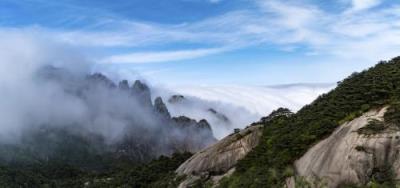 下雨天心情说说经典句子 下雨天朋友圈说说配图